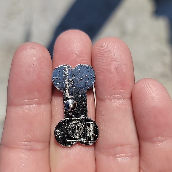 🧡3/$15🧡 2017 Hidden Mickey - Disney Dog Bones - Lady - Picture 2 of 3